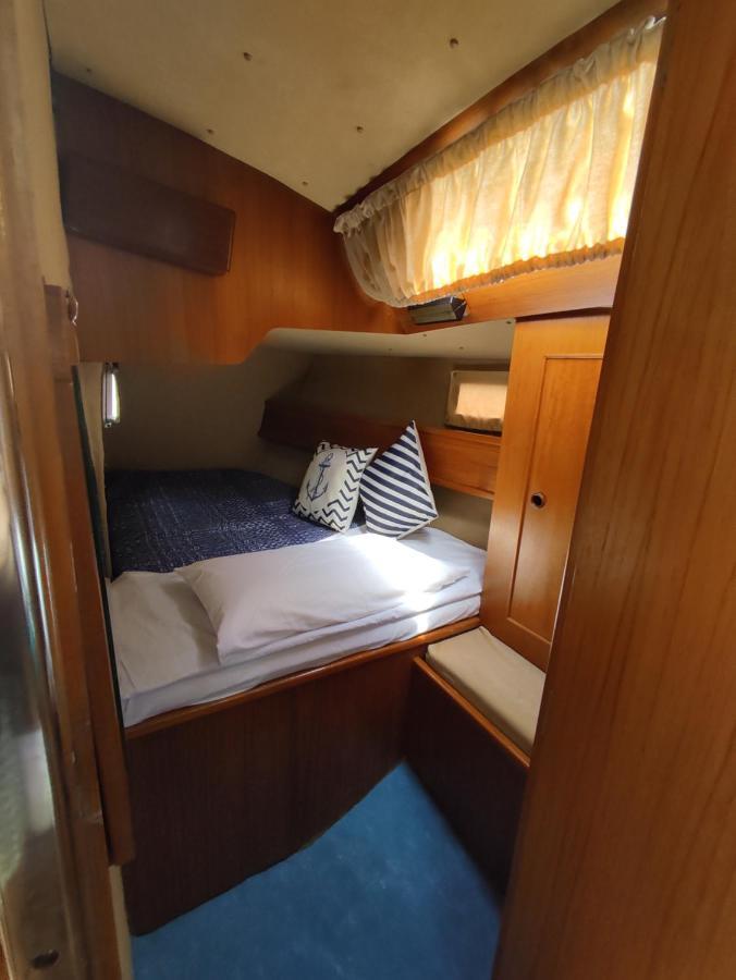 Dormire In Barca A Vela 马拉泰亚 外观 照片