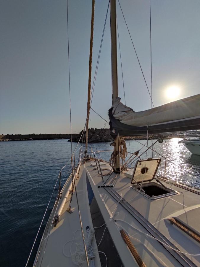 Dormire In Barca A Vela 马拉泰亚 外观 照片