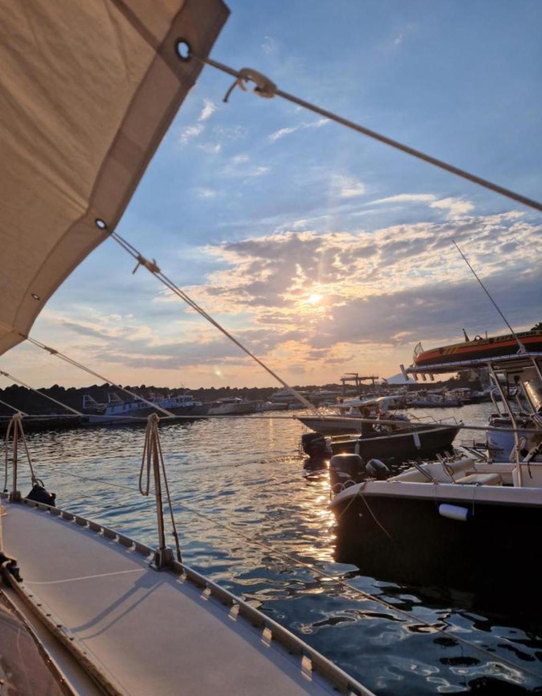 Dormire In Barca A Vela 马拉泰亚 外观 照片